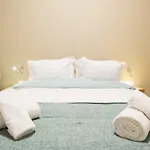 V فندق 4*