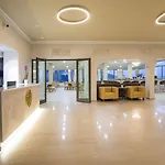 V فندق