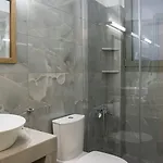 فندق V ذلفي