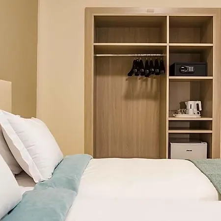 V Hotell